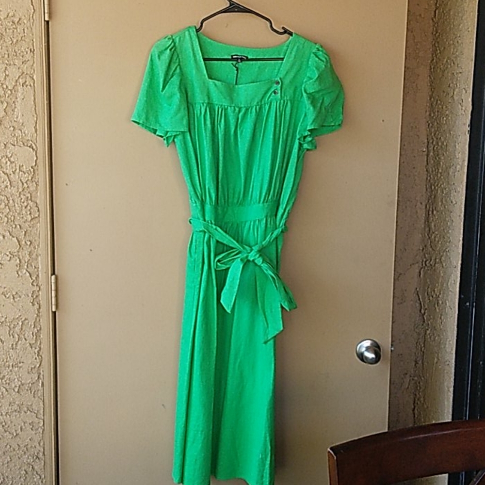 Who what where Green Dress Large